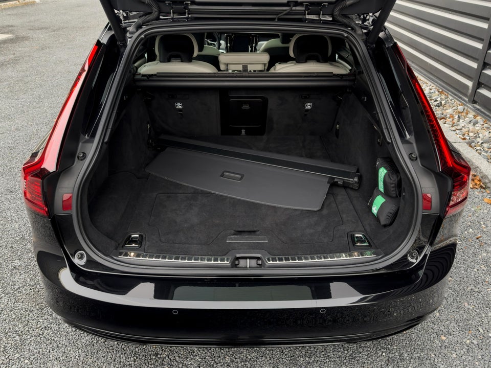 Volvo V90 2,0 T8 ReCharge R-Design aut. AWD 5d