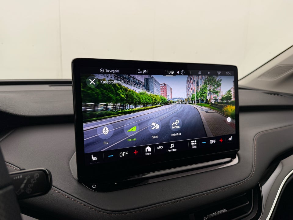 Skoda Enyaq 80 iV Selection Suite 5d