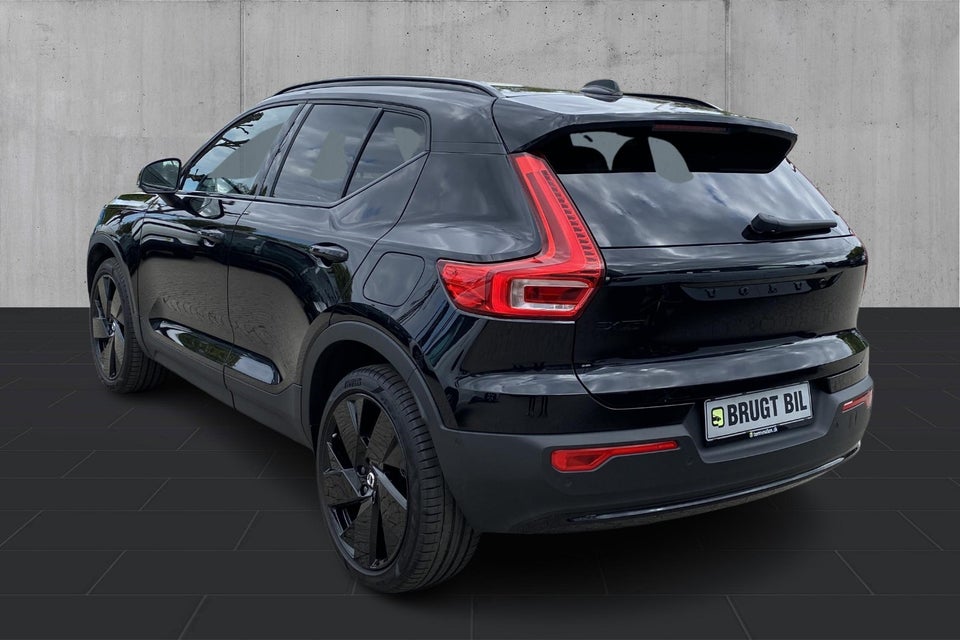 Volvo EX40 Extended Range Black Edition 5d