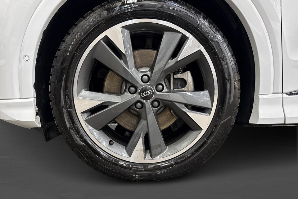 Audi Q4 e-tron 45 S-line Edition 5d