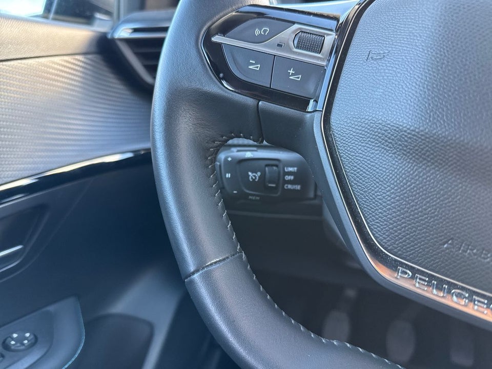 Peugeot 208 1,2 PureTech 100 Supreme Sport 5d