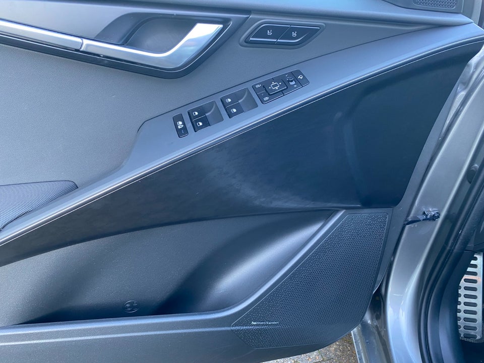 Kia Niro 64 EV Upgrade 5d