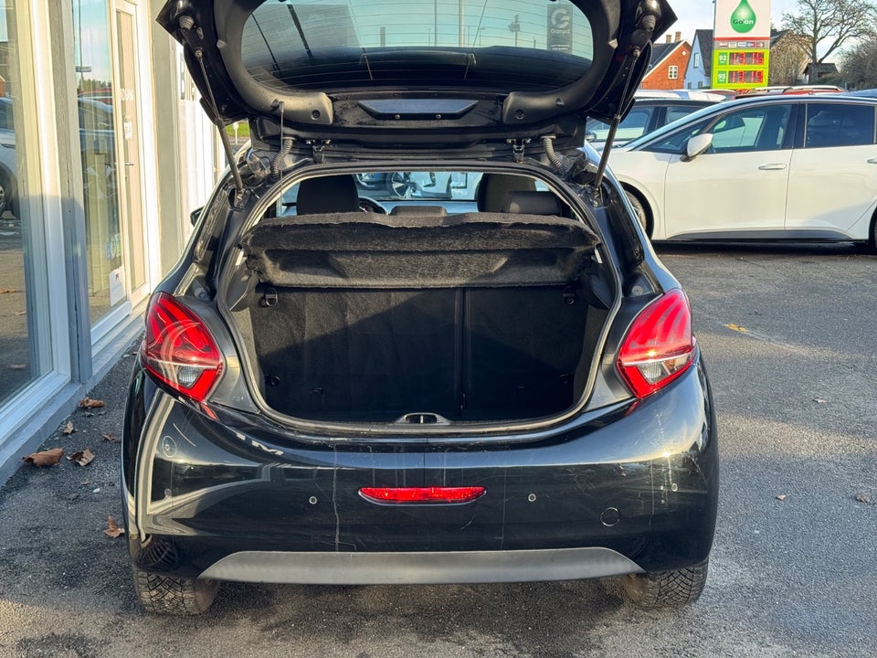 Peugeot 208 1,6 BlueHDi 100 Allure Sky 5d