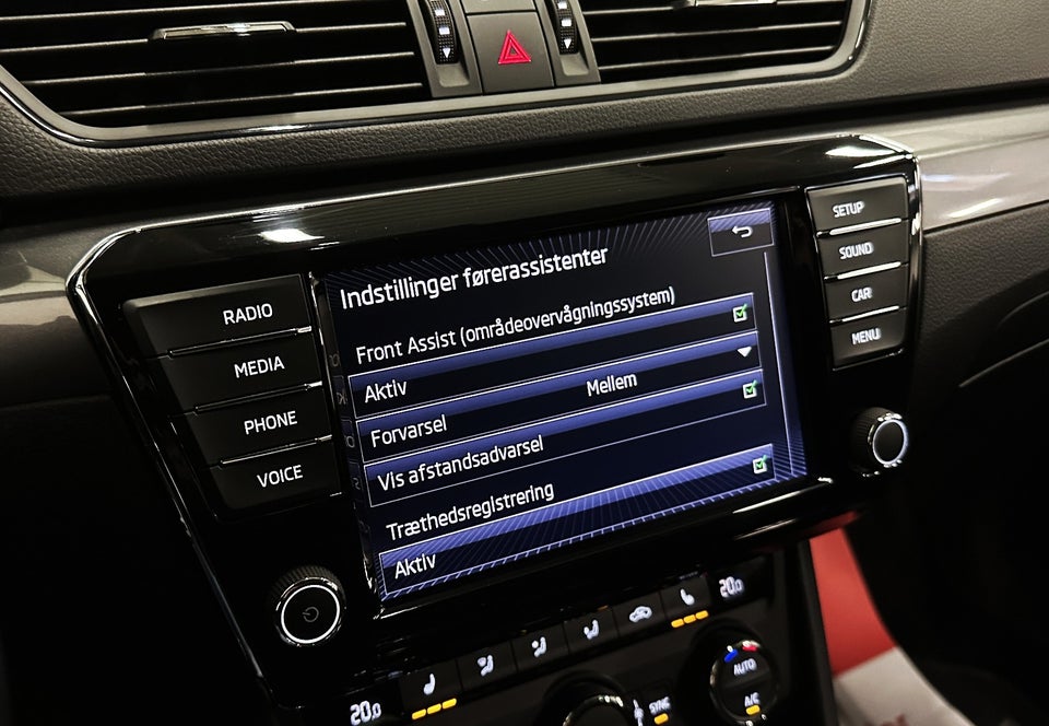 Skoda Superb 1,4 TSi 125 Active Combi 5d