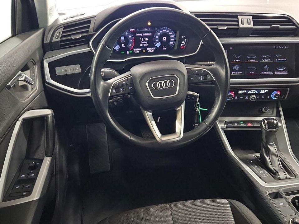 Audi Q3 45 TFSi e Attitude plus S-tr. 5d