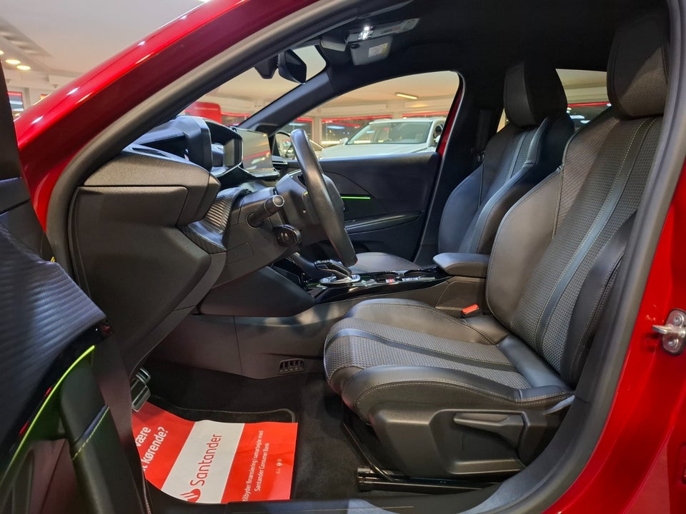 Peugeot e-208 50 GT 5d