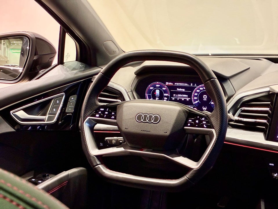 Audi Q4 e-tron 45 S-line quattro 5d