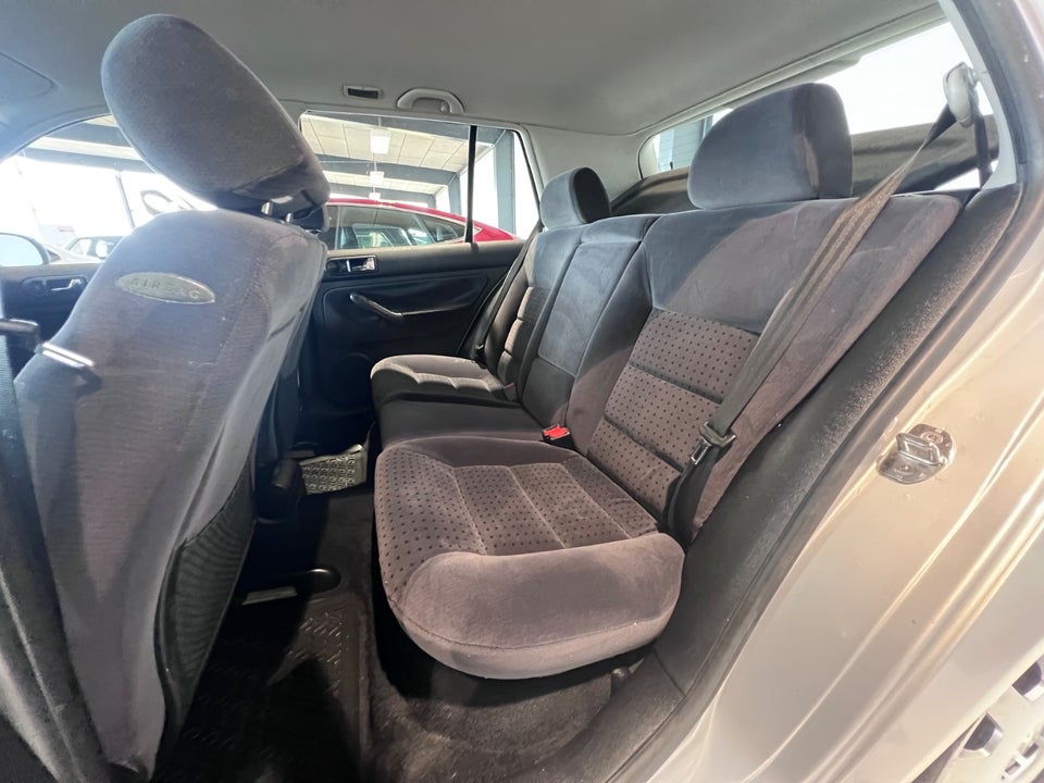 VW Golf IV 1,6 Comfortline aut. 5d