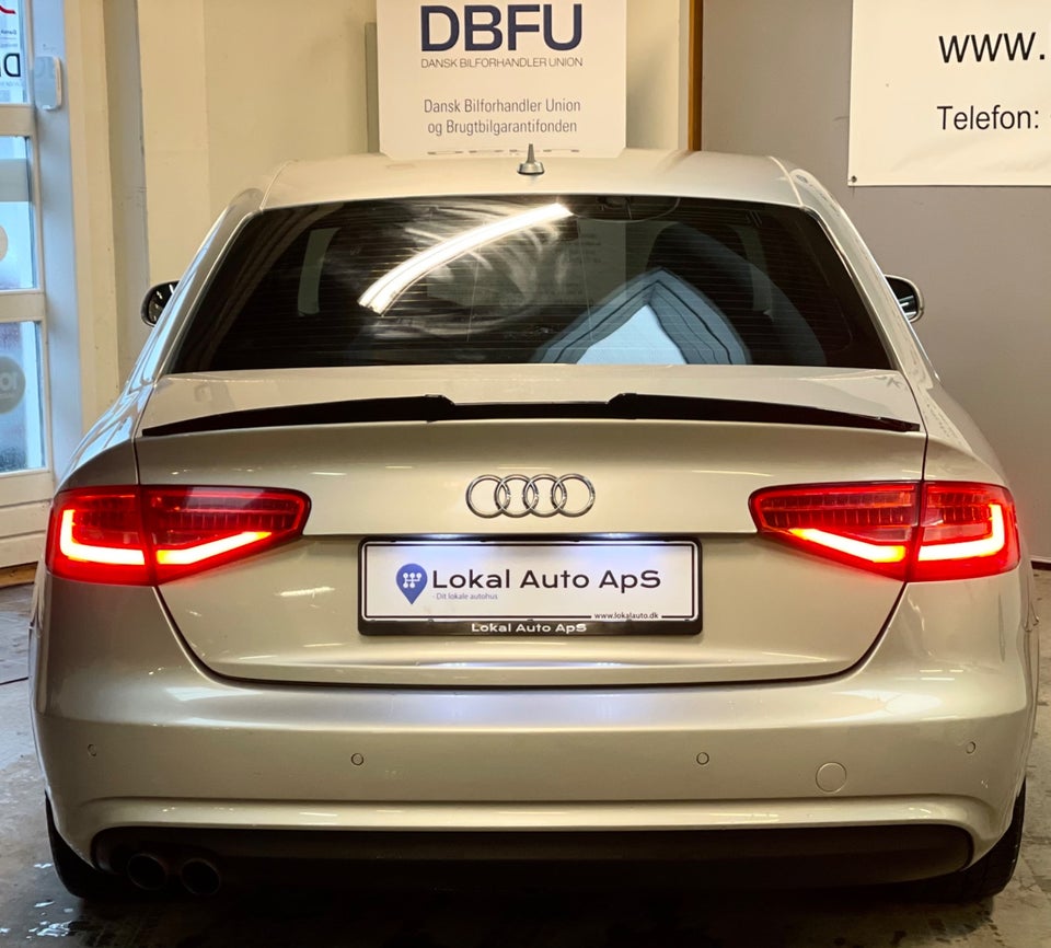 Audi A4 2,0 TDi 143 S-line Multitr. 4d