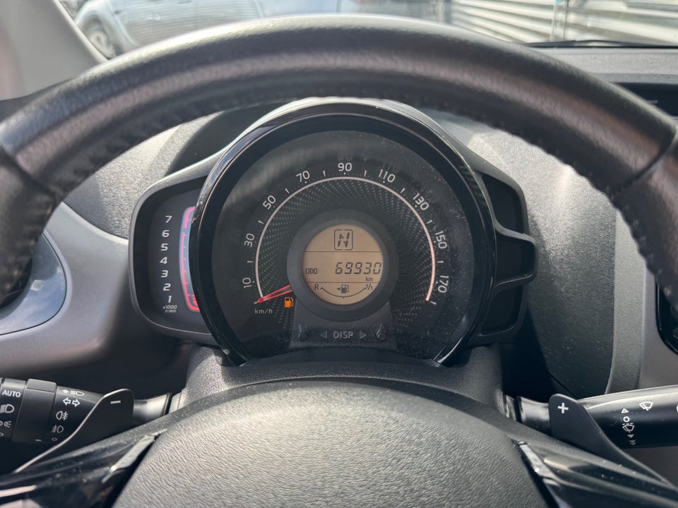 Toyota Aygo 1,0 VVT-i x-press x-shift 5d
