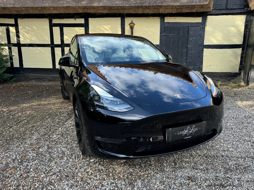 Tesla Model Y Long Range AWD 5d