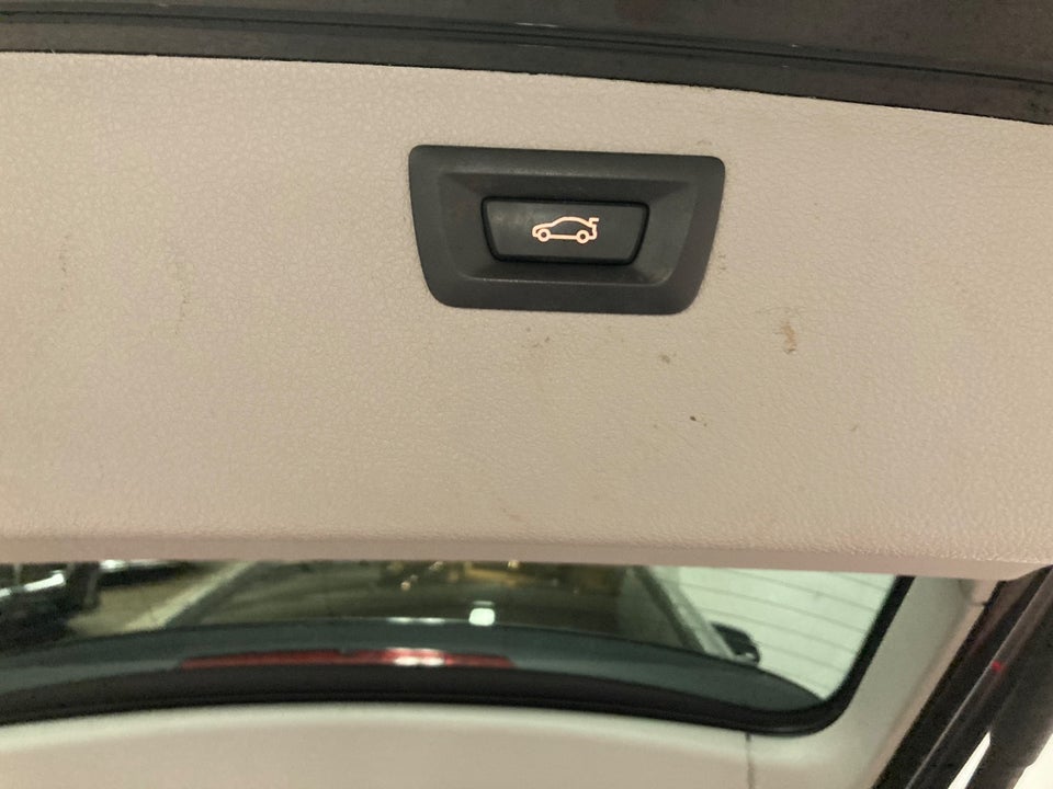 BMW 320d 2,0 Touring Advantage aut. 5d