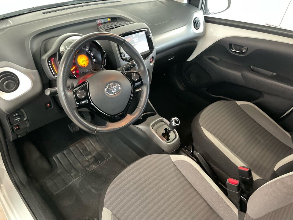 Toyota Aygo 1,0 VVT-i x-pression x-shift 5d