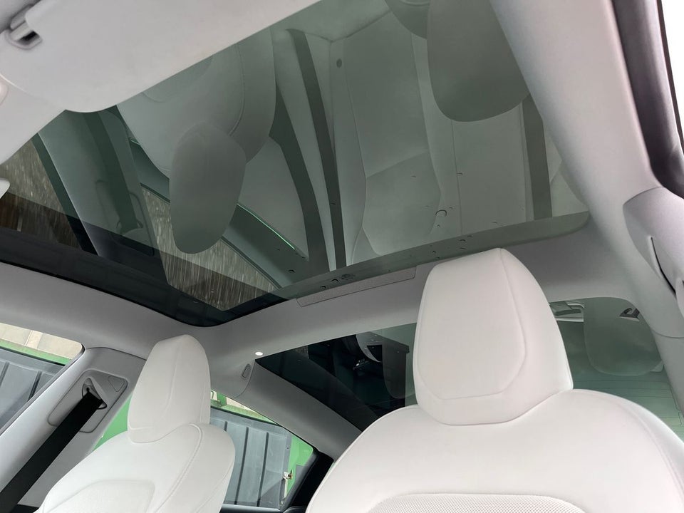 Tesla Model 3 RWD 4d