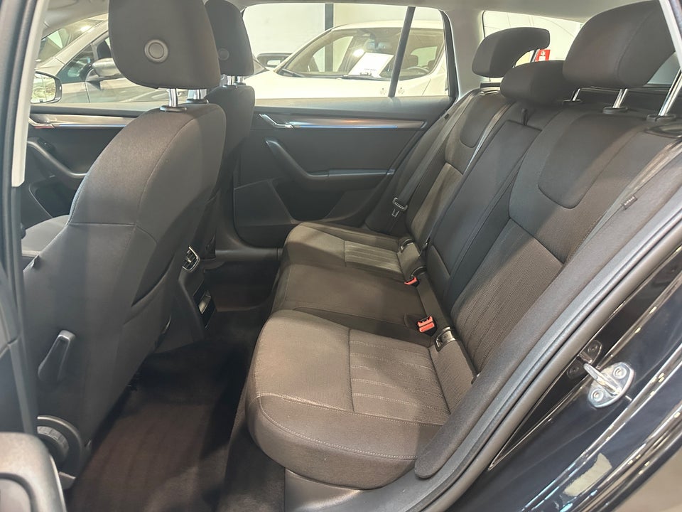 Skoda Octavia 2,0 TDi 150 Style Combi DSG 5d