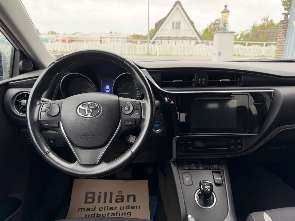 Toyota Auris 1,8 Hybrid H2 Comfort Touring Sports CVT 5d