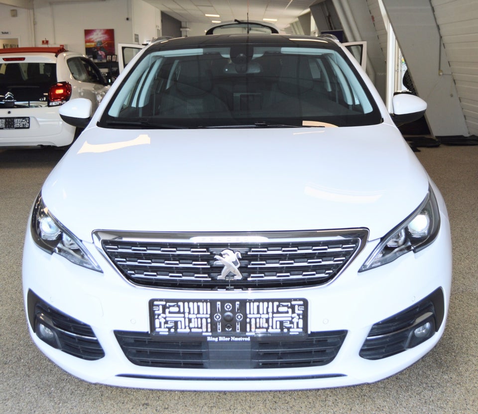 Peugeot 308 1,5 BlueHDi 130 Allure+ Sky SW 5d