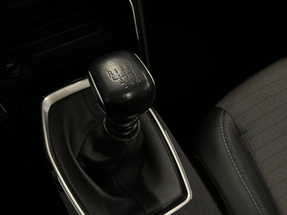 Peugeot 208 1,5 BlueHDi 100 Allure Sky 5d