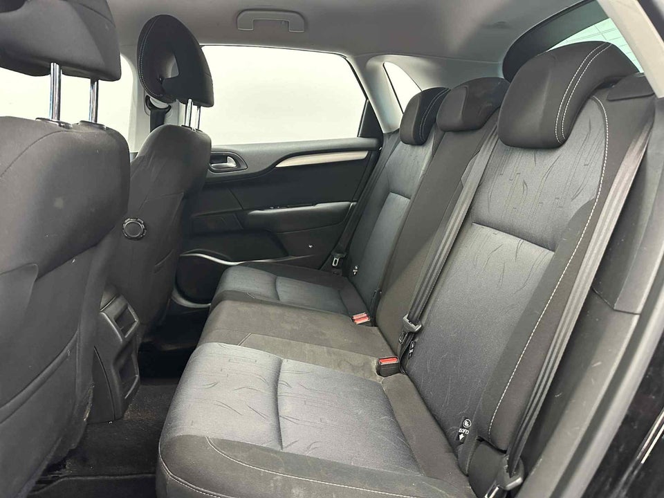 Citroën C4 1,6 HDi 90 Attraction 5d