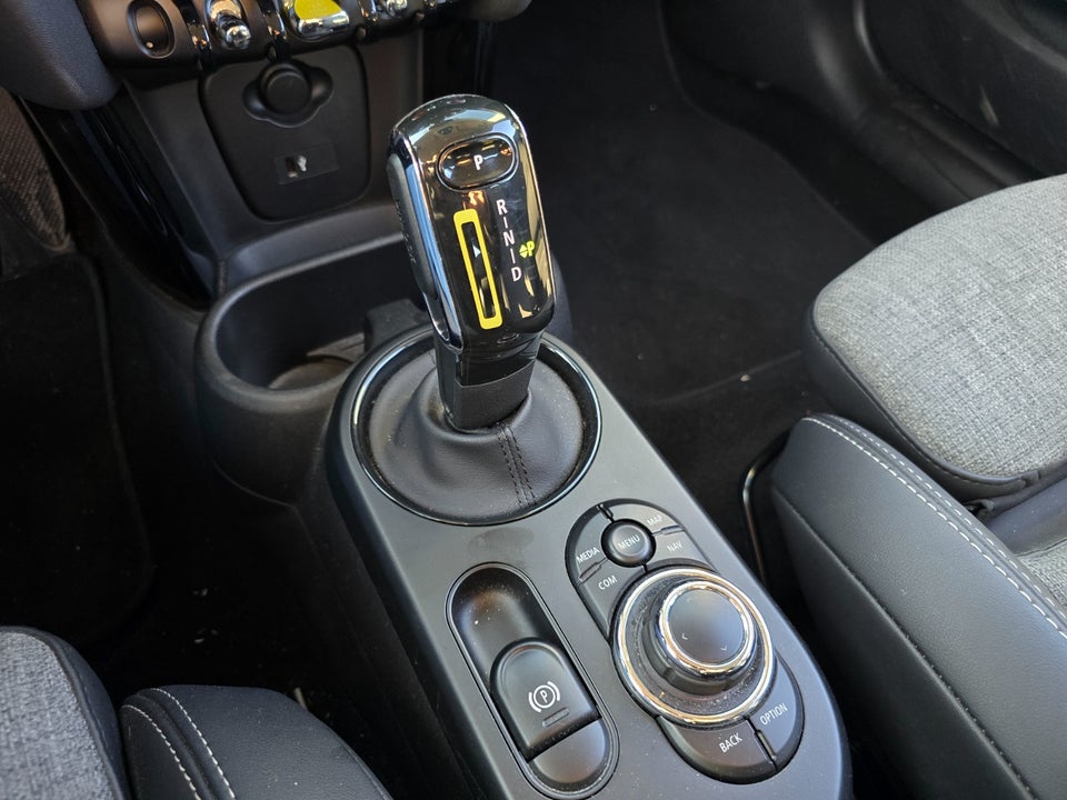 MINI Cooper SE Classic Trim 3d