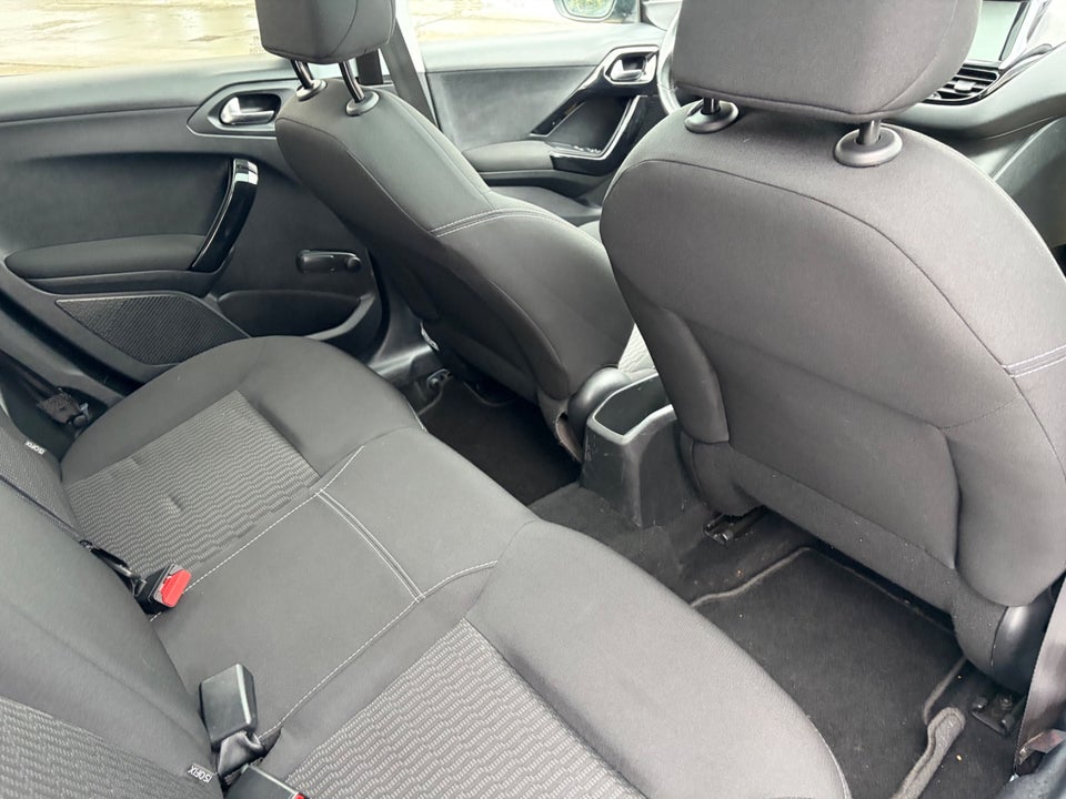 Peugeot 208 1,6 BlueHDi 100 Chili Sky 5d