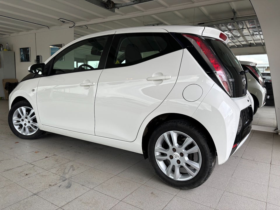 Toyota Aygo 1,0 VVT-i x-play 5d
