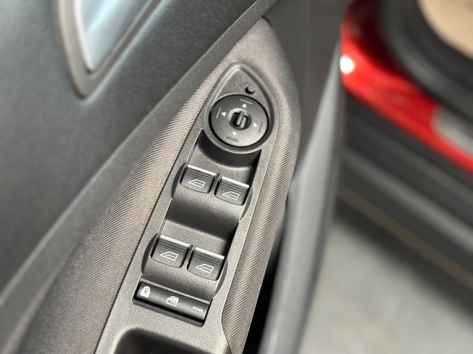 Ford C-MAX 1,0 SCTi 125 Titanium 5d