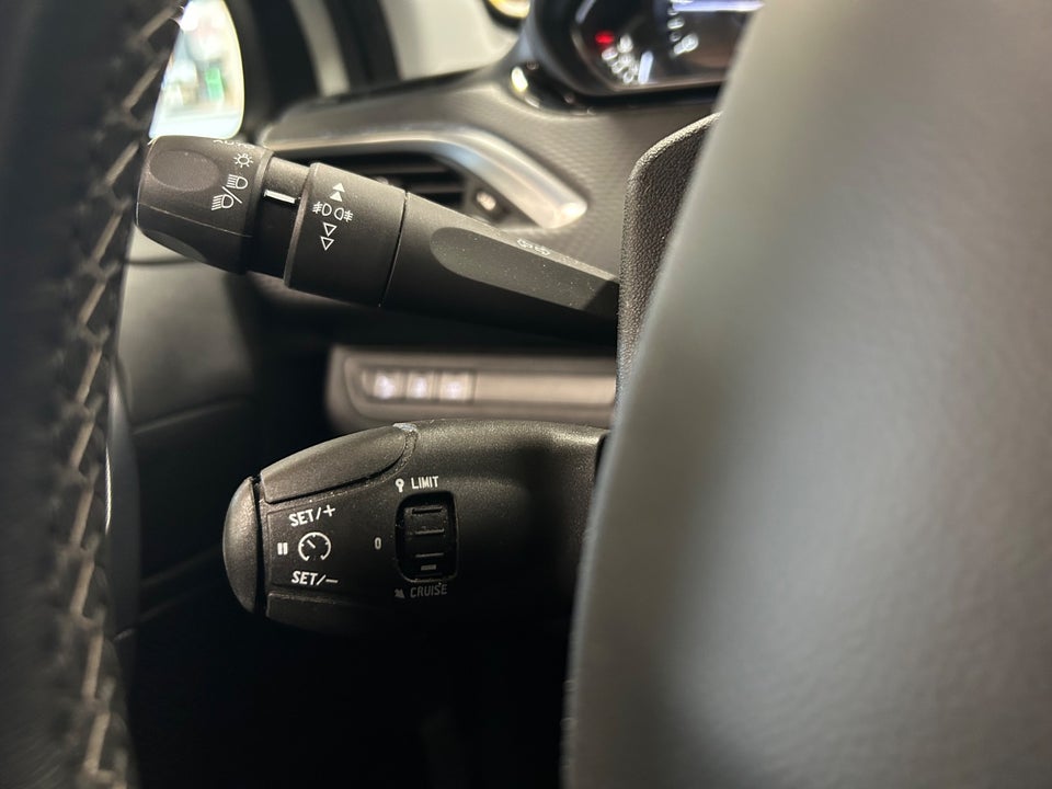 Peugeot 2008 1,6 BlueHDi 100 Allure 5d