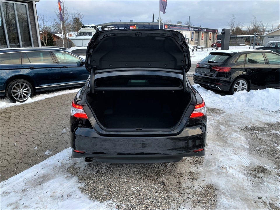 Toyota Camry 2,5 Hybrid H3 Executive CVT 4d