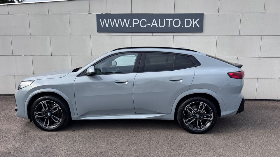 BMW iX2 eDrive20 Fully Charged M-Sport 5d