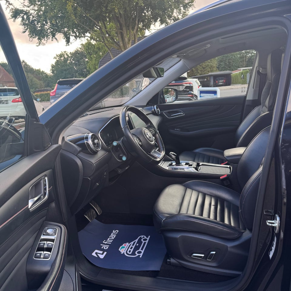 MG EHS 1,5 PHEV Luxury 5d
