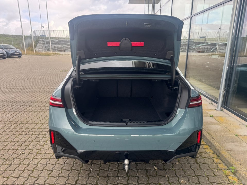 BMW i5 eDrive40 M-Sport 4d