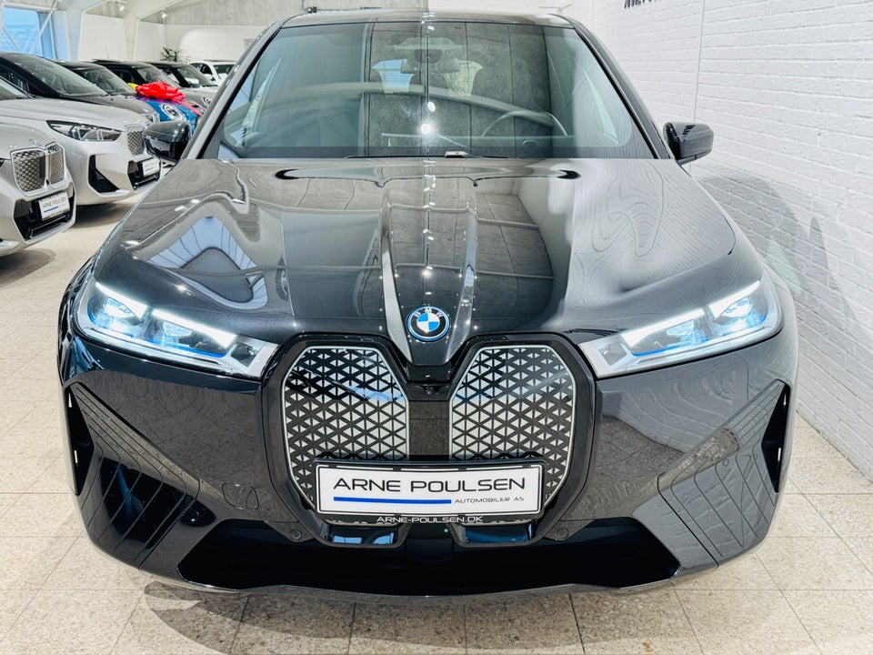 BMW iX xDrive40 Supercharged 5d