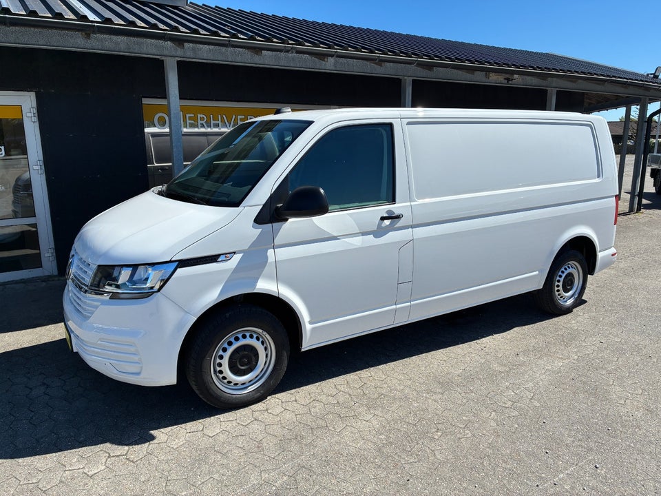 VW Transporter 2,0 TDi 150 Kassevogn lang