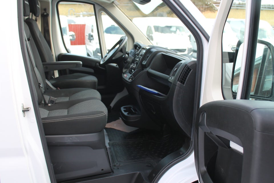 Fiat Ducato 35 2,3 MJT 140 Kassevogn L2H2 Pro+ aut.