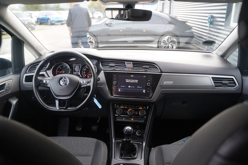 VW Touran 1,6 TDi 115 Comfortline 7prs 5d