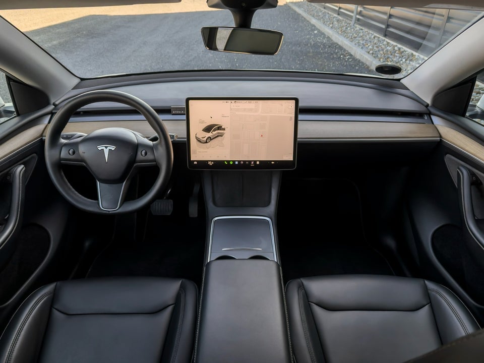 Tesla Model Y Long Range AWD 5d