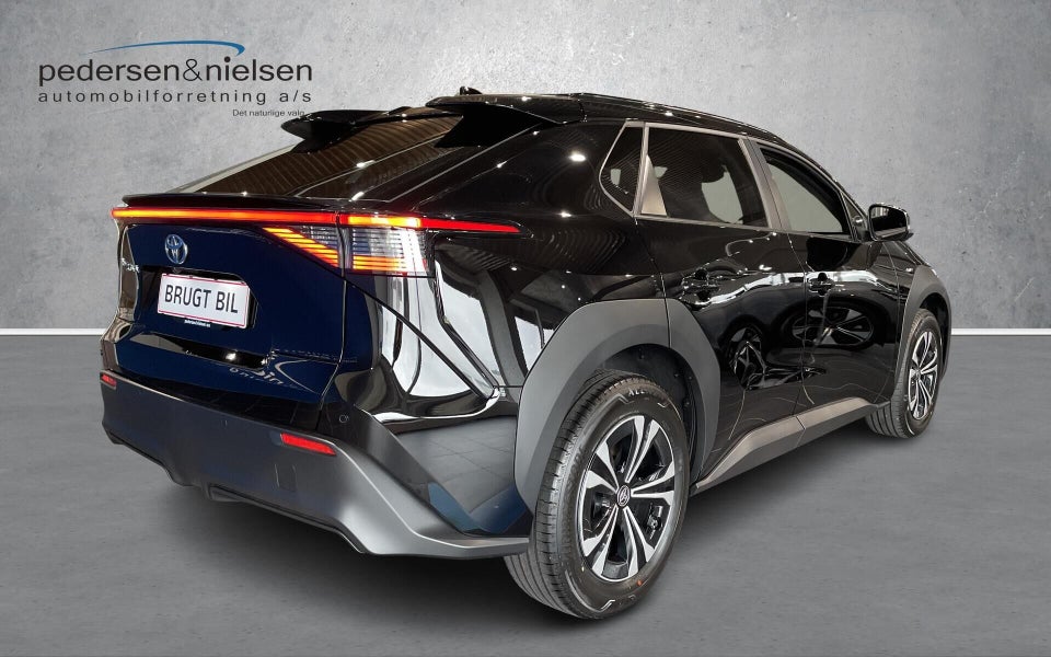 Toyota bZ4X Executive 5d