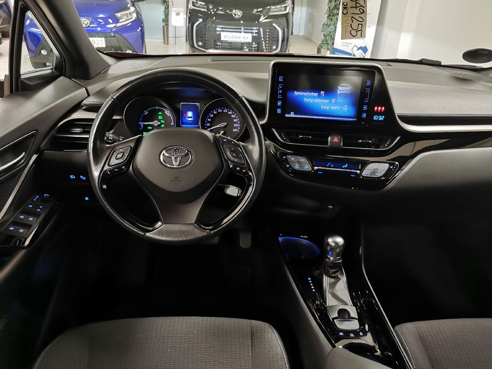 Toyota C-HR 1,8 Hybrid Premium Selected CVT 5d
