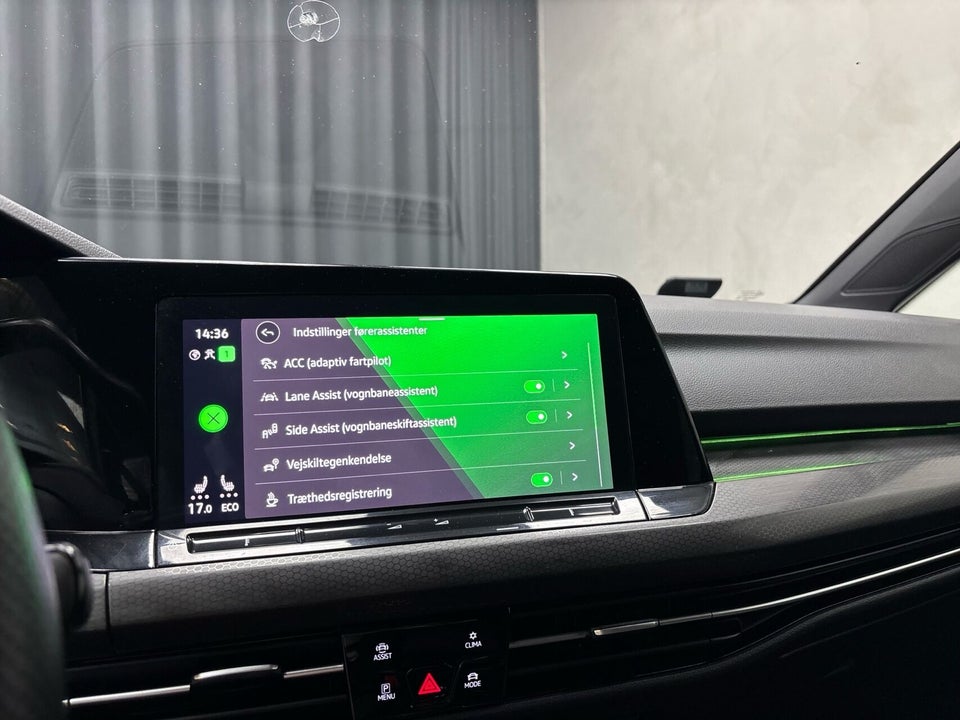 VW Golf VIII 1,4 GTE DSG 5d