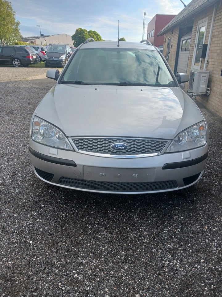 Ford Mondeo 1,8 125 Ambiente stc. 5d