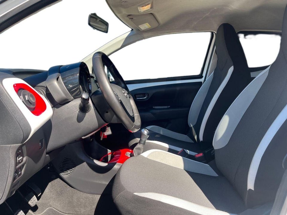 Toyota Aygo 1,0 VVT-i x-pression 5d