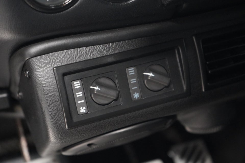 Land Rover Defender 90 2,5 TD5 Hard Top 3d