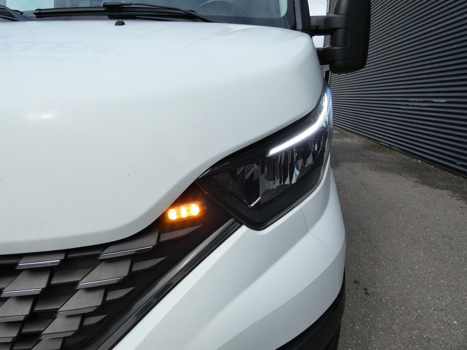 Iveco Daily 2,3 35S16 12m³ Van AG8