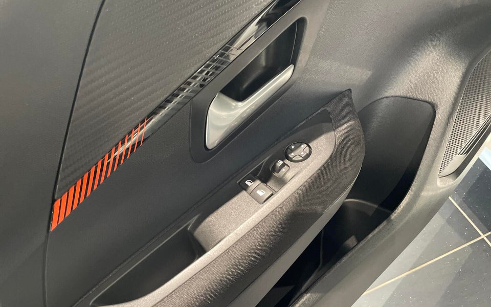 Peugeot e-208 50 Active 5d