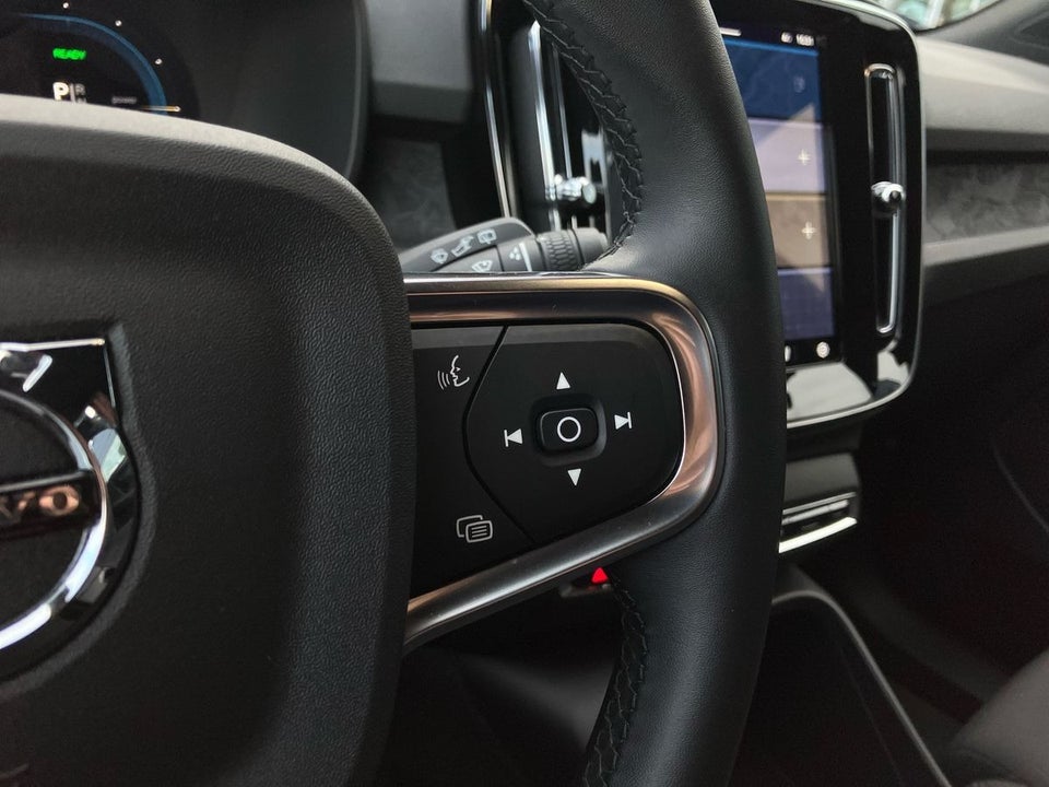 Volvo EX40 Extended Range Plus 5d