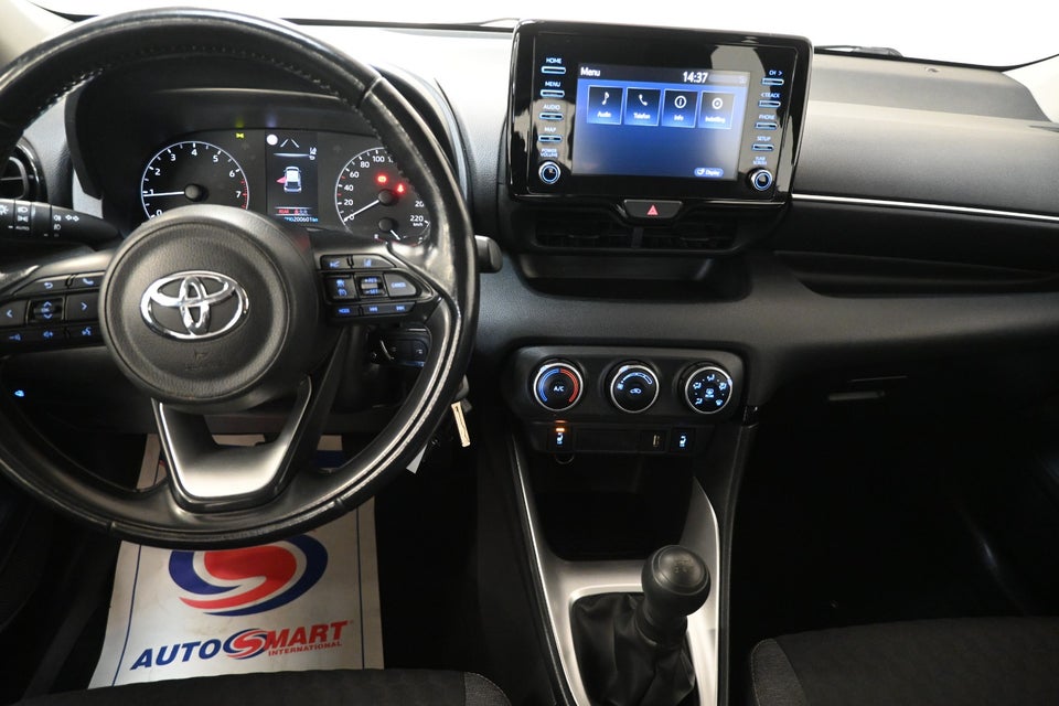 Toyota Yaris 1,0 Active 5d