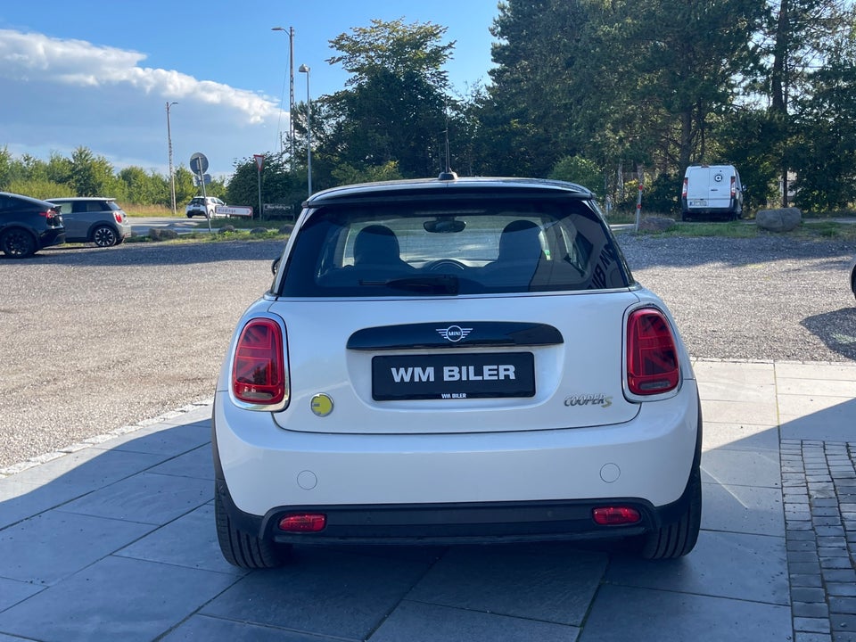 MINI Cooper SE Camden Edition 33 3d