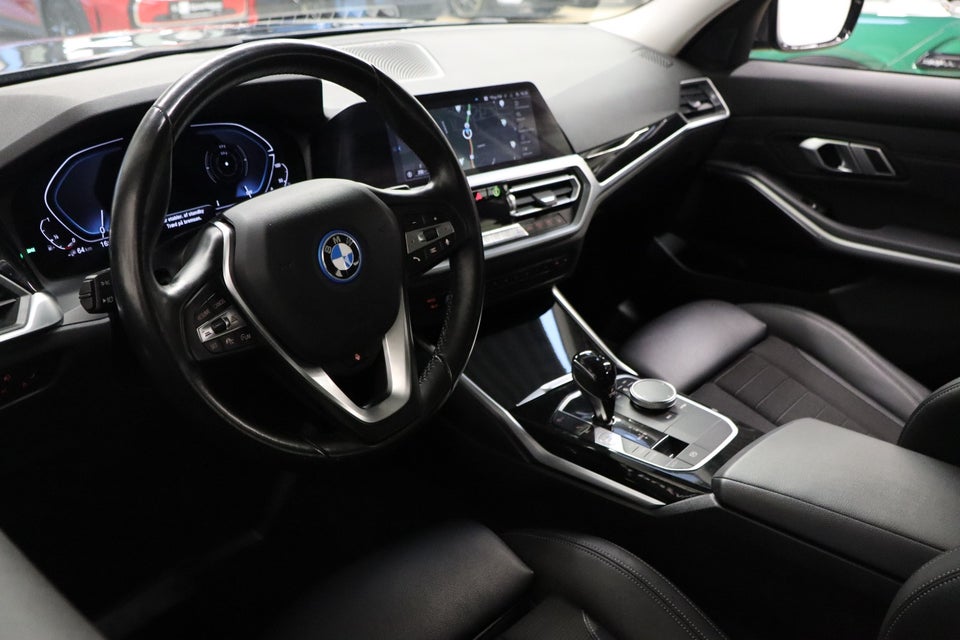 BMW 330e 2,0 Touring Sport Line aut. 5d