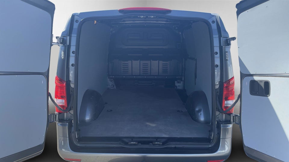 Mercedes Vito 114 2,0 CDi Kassevogn aut. L RWD